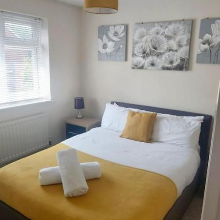 Kingsnorth Ashford Holiday Home Smithy Drive Sleeps 5 Free Wifi And Vehicle Parking מראה חיצוני תמונה