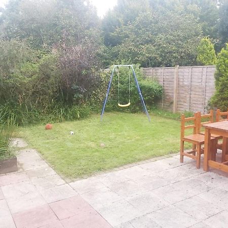 Kingsnorth Ashford Holiday Home Smithy Drive Sleeps 5 Free Wifi And Vehicle Parking מראה חיצוני תמונה