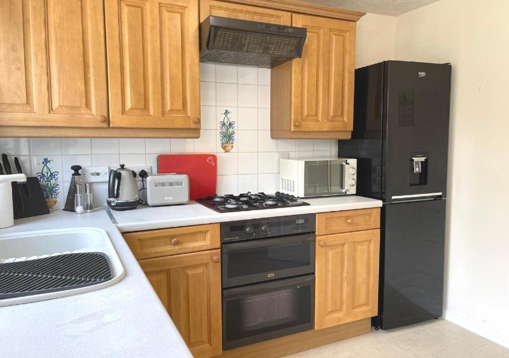 Kingsnorth Ashford Holiday Home Smithy Drive Sleeps 5 Free Wifi And Vehicle Parking מראה חיצוני תמונה