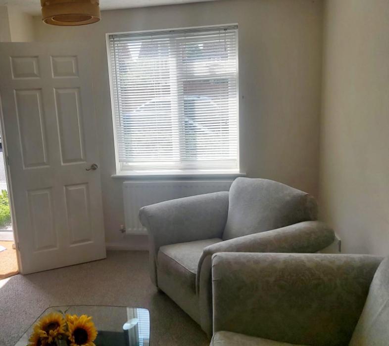 Kingsnorth Ashford Holiday Home Smithy Drive Sleeps 5 Free Wifi And Vehicle Parking מראה חיצוני תמונה