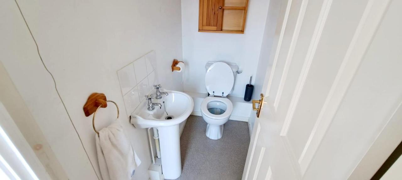Kingsnorth Ashford Holiday Home Smithy Drive Sleeps 5 Free Wifi And Vehicle Parking מראה חיצוני תמונה