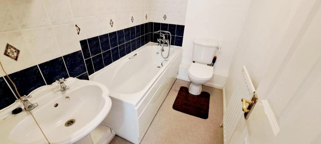 Kingsnorth Ashford Holiday Home Smithy Drive Sleeps 5 Free Wifi And Vehicle Parking מראה חיצוני תמונה